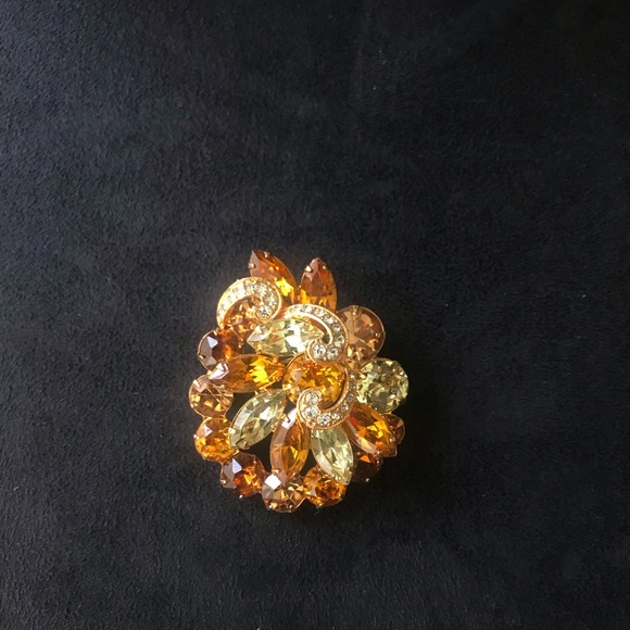 Vintage '50s/60s Eisenberg Brooch. This brooch is - Picture 4 of 8